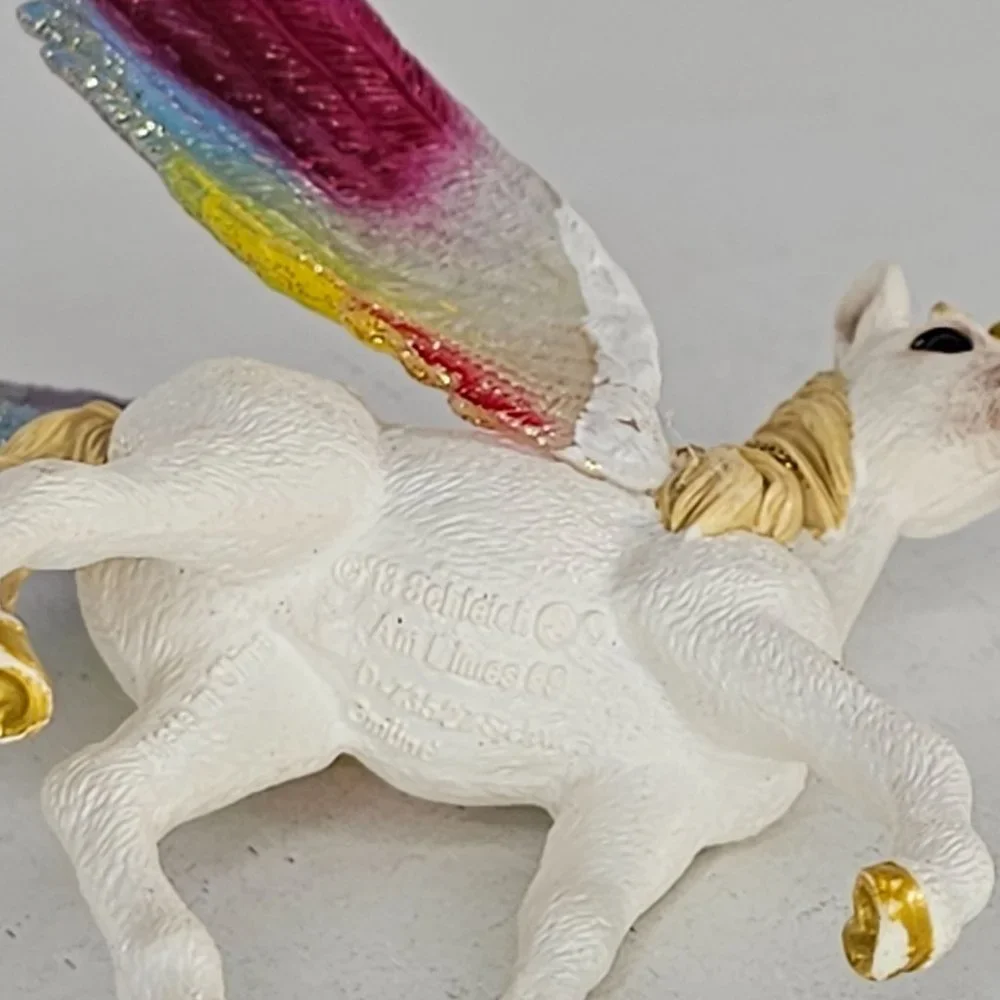 Schleich Bayala Winged Rainbow Unicorn Foal Pegasus Figure #70577